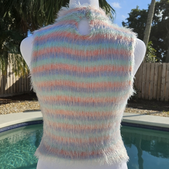 NEW Bershka Fuzzy Sleeveless Knit Crop Top Size S Knit Pastel Girlhoodcore - Picture 6 of 13